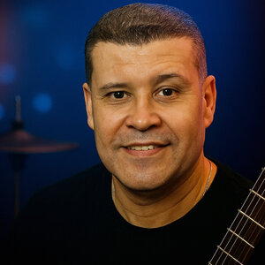 SANDRO S SOARES 