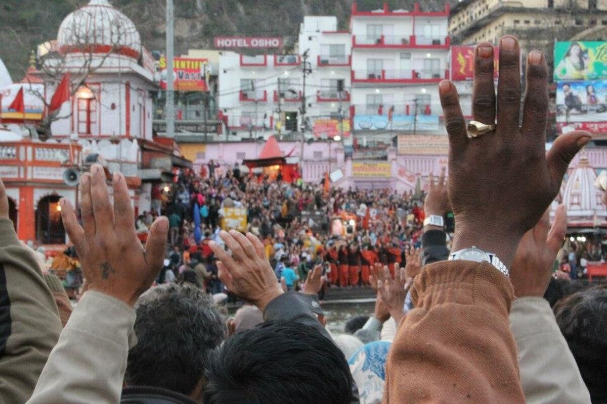 Entre gurus, sadhus e Jeca tatus ...