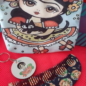 Kit Frida Kahlo: necessarie + pente +chaveiro 